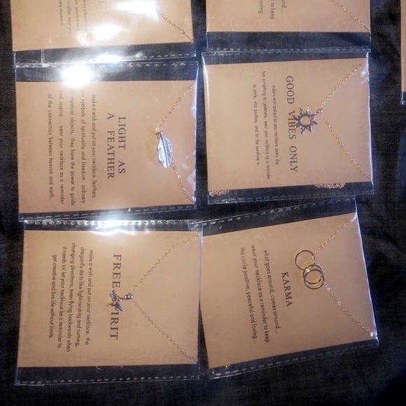 Clavicle Necklaces - Picture 2 of 3